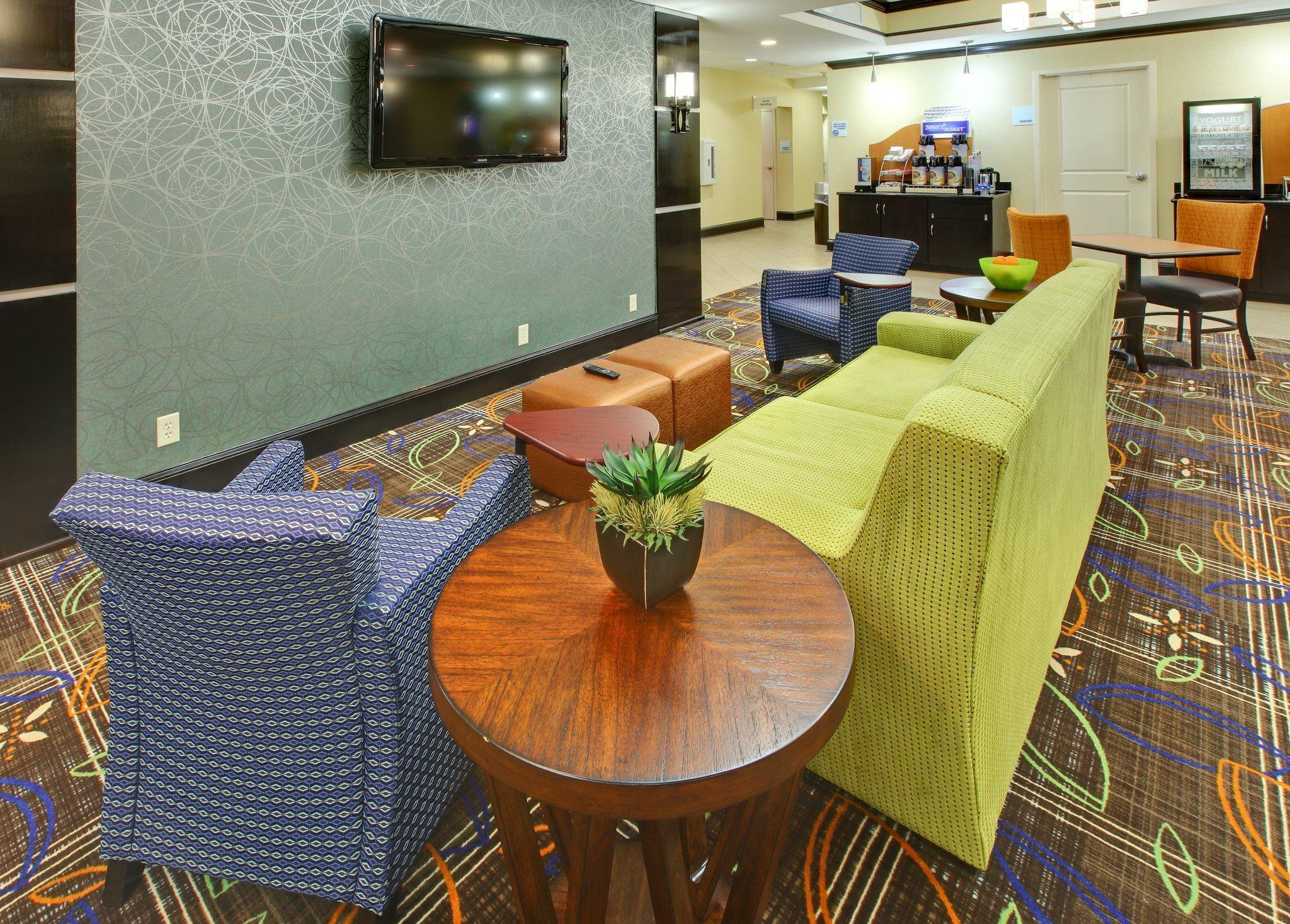 Holiday Inn Express & Suites Covington By Ihg Exterior foto